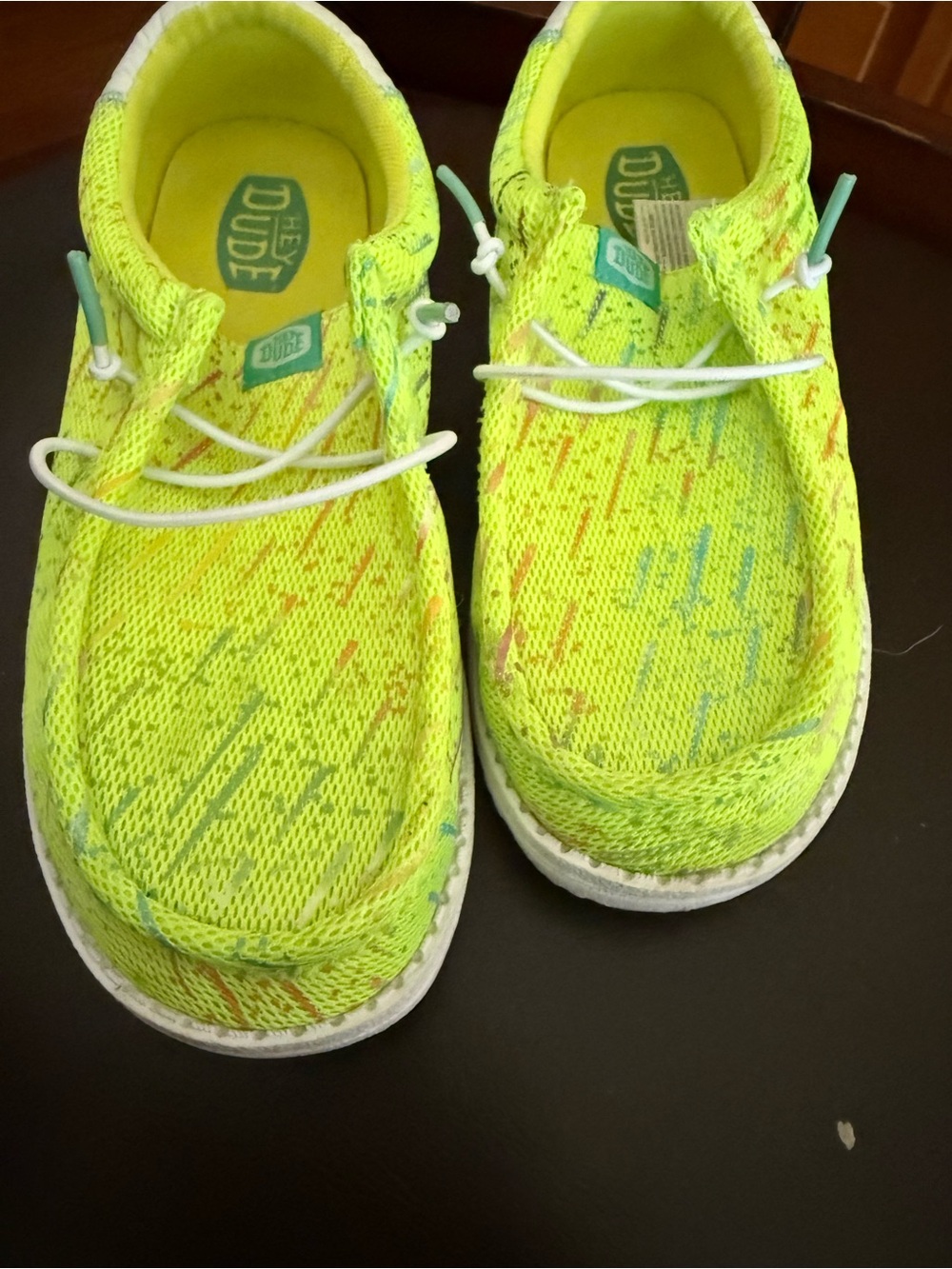 Hey Dude Lime green J6 - Picture 2 of 4